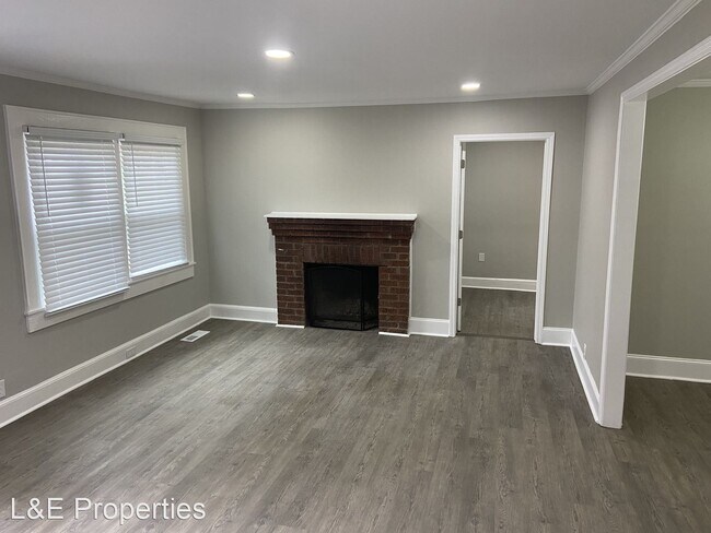 Building Photo - 3 br, 2 bath House - 205 E Catawba Drive