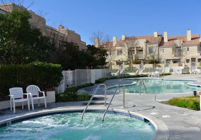 Foto del edificio - 25720 Armstrong Cir
