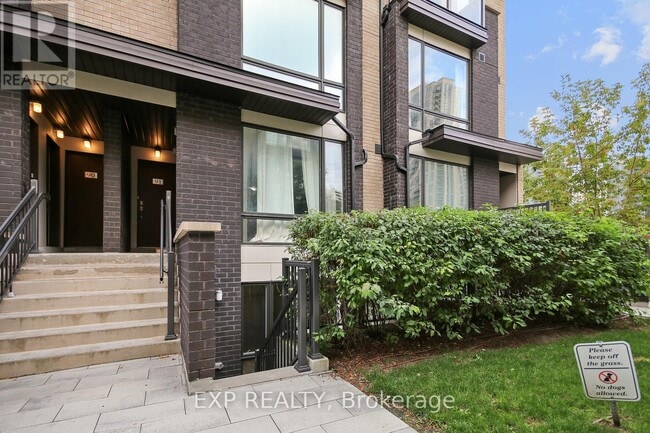 Building Photo - 30 Fieldway Rd