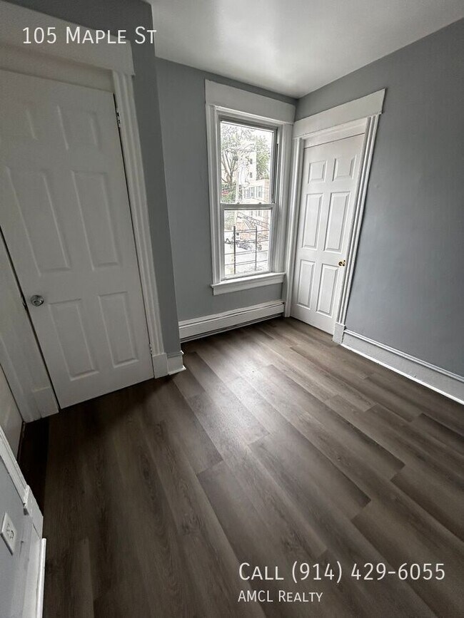 Foto del edificio - 105 Maple St