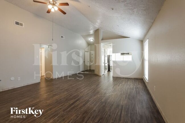 Building Photo - 10434 Lazy Meadows Dr