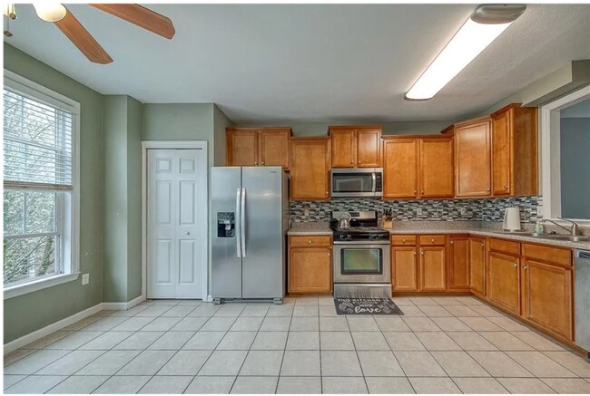 Foto del edificio - Newly Renovated 3 Bed 2.5 Bath Townhouse in Wexford available NOW!