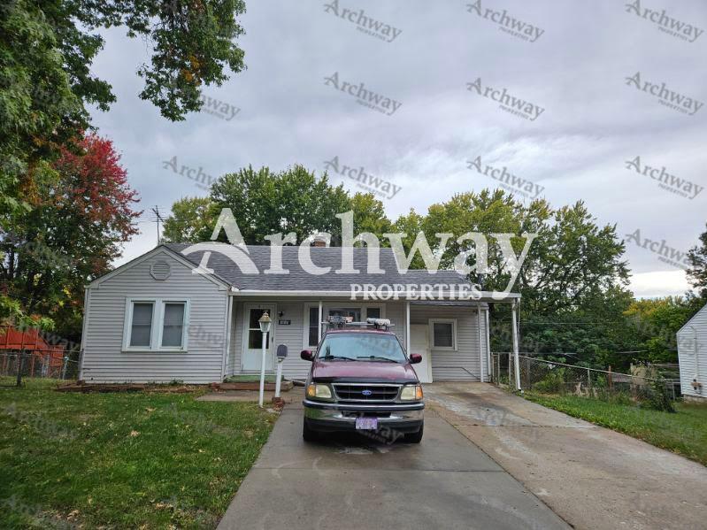 Primary Photo - 1026 S 56th Terrace