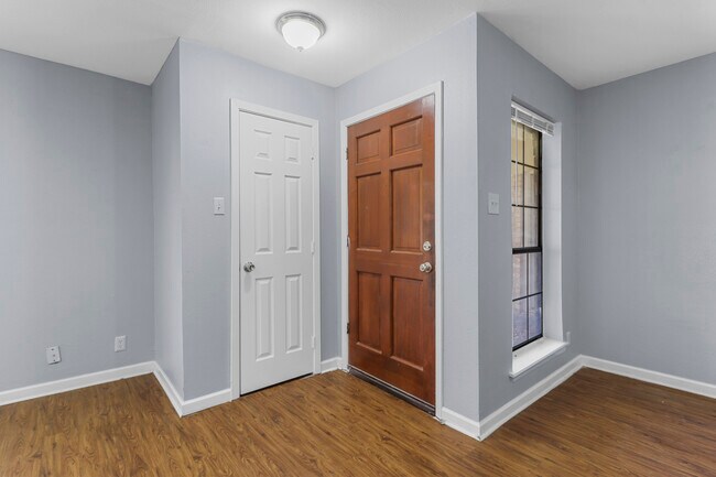 Building Photo - 1812 Archer Dr