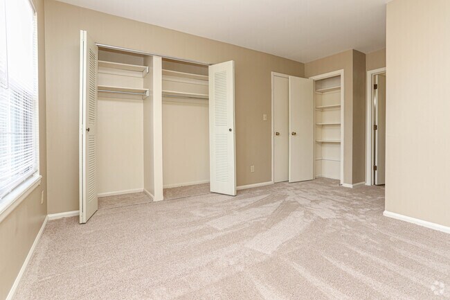 Classic Style The Dogwood 1BR, 1BA - 700 SF - Woodbridge Place