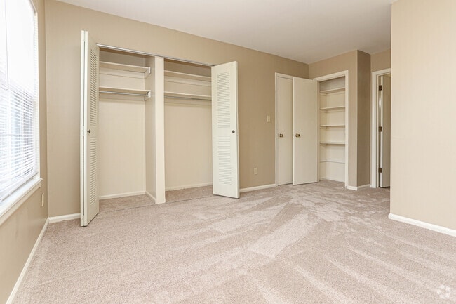 Classic Style The Dogwood 1BR, 1BA - 700 SF - Woodbridge Place