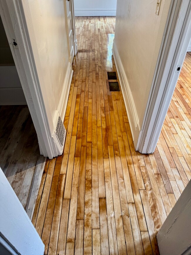 Building Photo - 3052 Minnehaha Ave