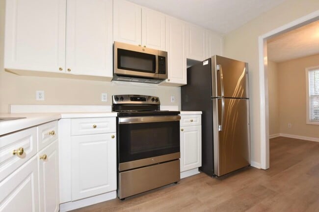 Building Photo - 2428 E University Dr