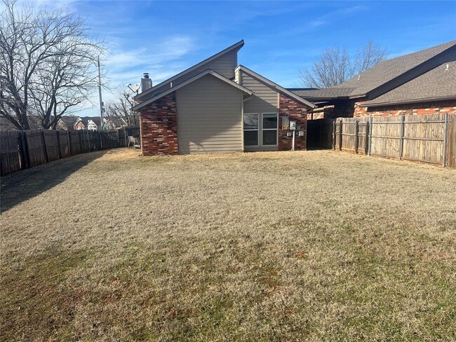 Building Photo - 12900 Kim Ct