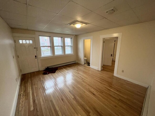 Building Photo - 105 Ashland Street