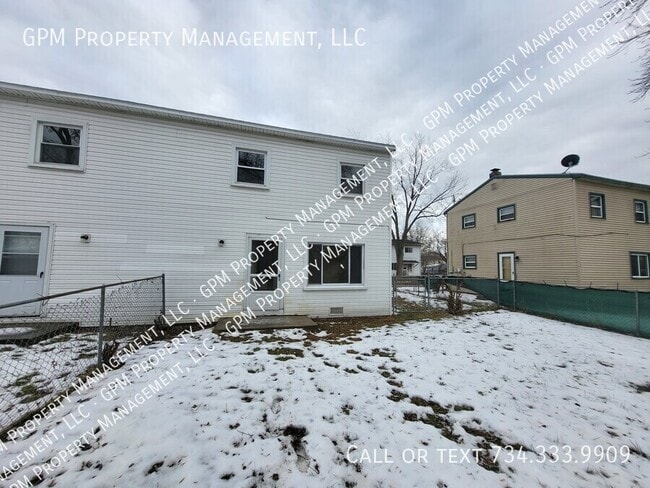 Foto del edificio - 32153 Genessee St