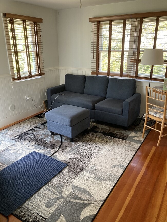 Foto del edificio - 7 Pine Grove Ln