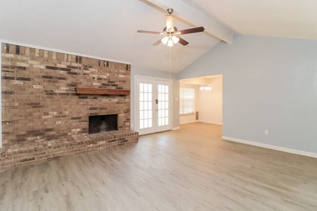 Building Photo - 6001 Old Mill Ct