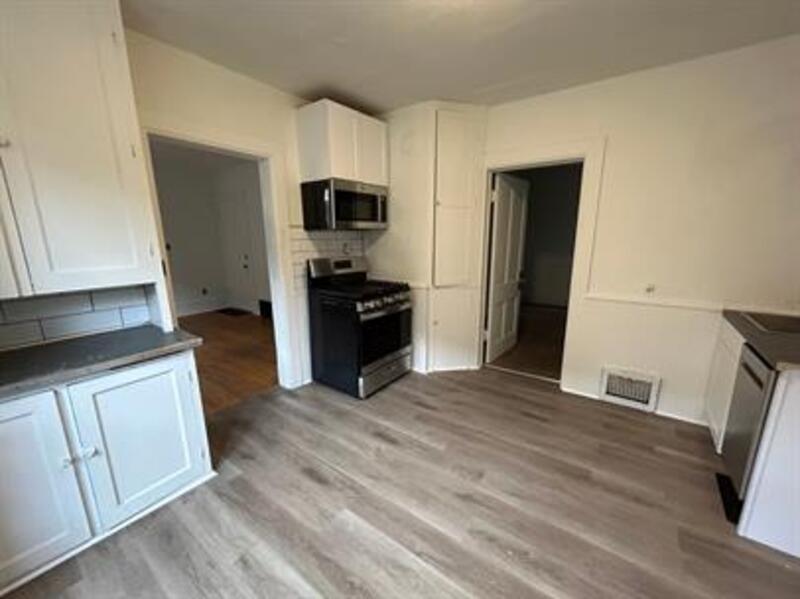 Foto principal - 217 N Livingston St