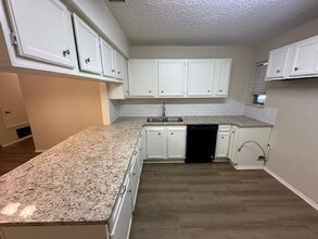 Building Photo - 809 Georgia