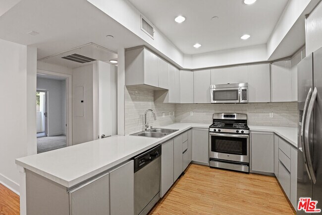 Foto del edificio - 1411 Barry Ave