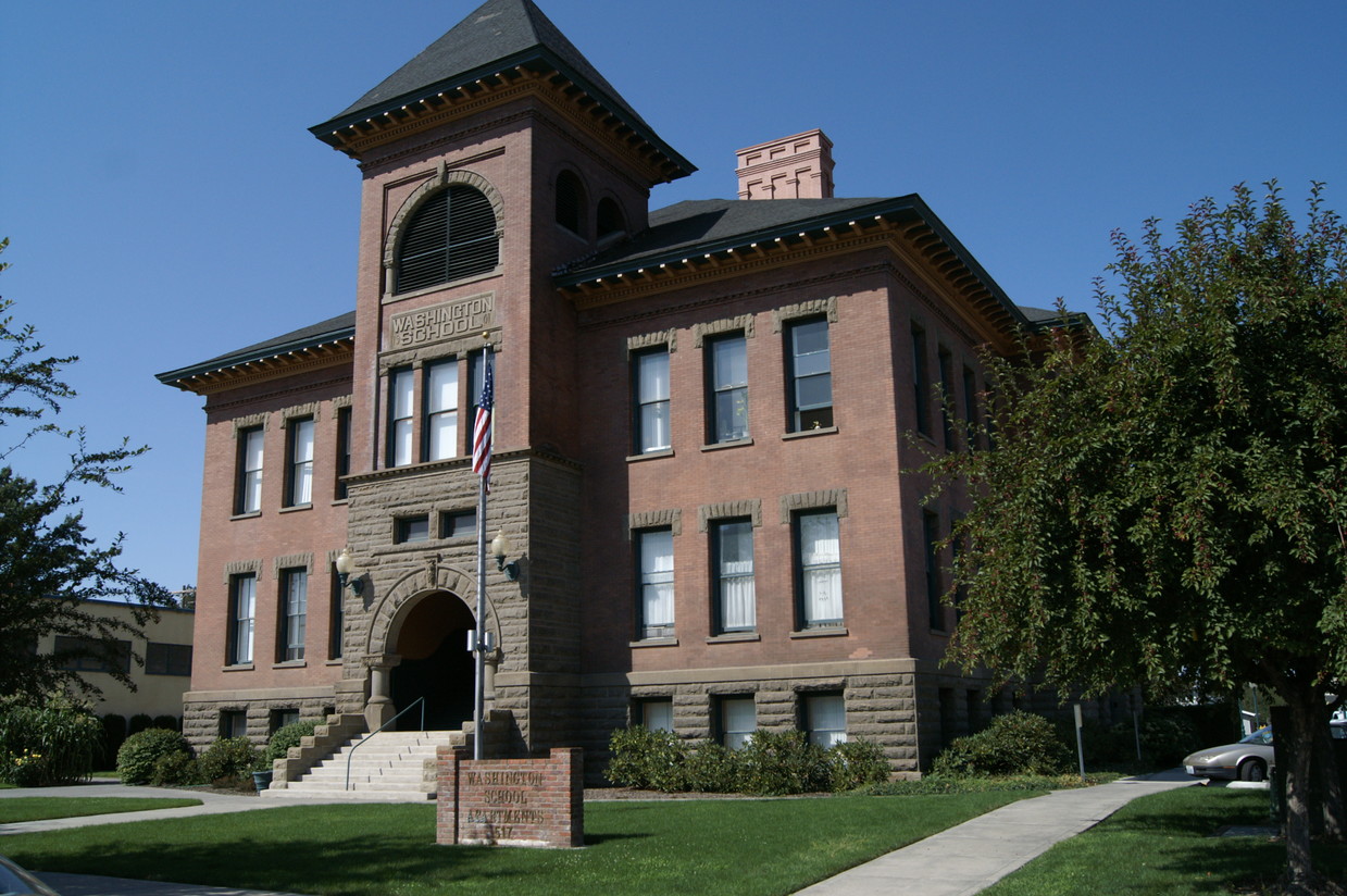 Primary Photo - 517 Cayuse St