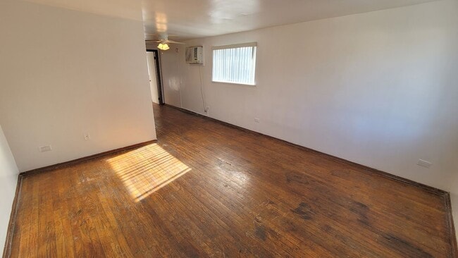 Building Photo - Knoxville 37917 - 2 bedroom 1 bath apartme...