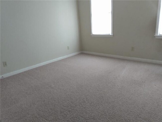 Building Photo - 1660 Pinefield Way