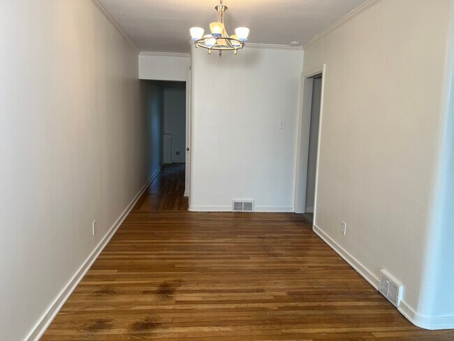 Building Photo - 1419 Beechwood Blvd