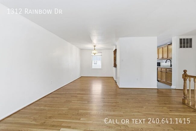 Photo - 1312 Rainbow Dr House