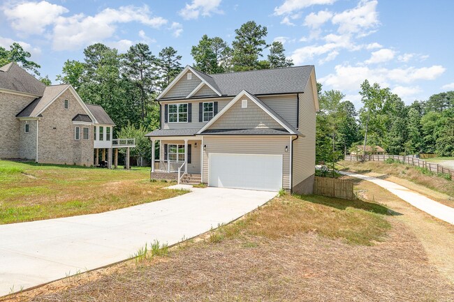 Building Photo - Spacious 2-Story Home for Rent in High Poi...