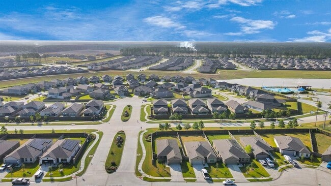 Building Photo - 15159 Willow Tree Ln