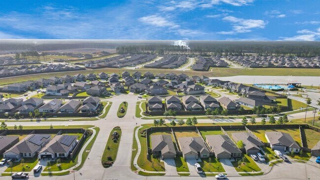 Foto del edificio - 15159 Willow Tree Ln