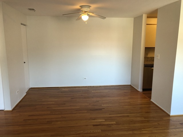 Building Photo - 560 Vine Ave