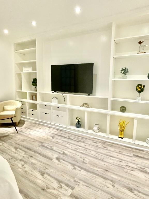 Primary Photo - 2 bedroom in New York NY 10022