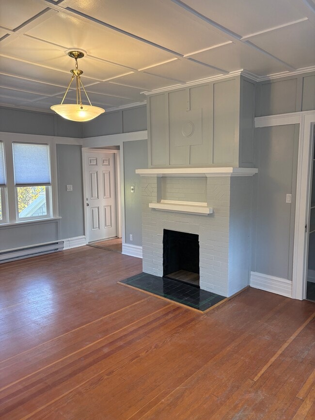 Building Photo - 1150 Summit Ave