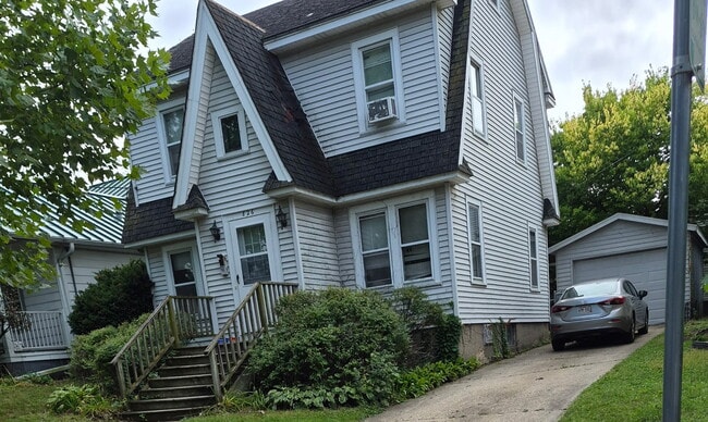 Building Photo - 826 S Brooks St
