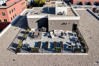 Building Photo - Elva