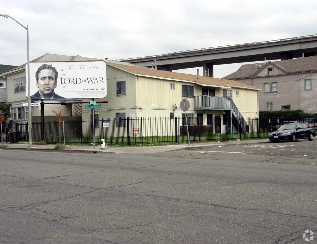 Foto del edificio - 3300 Martin Luther King Jr. Way