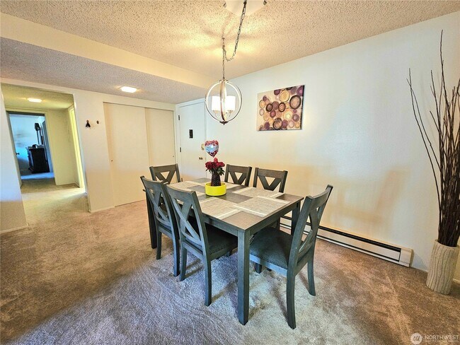 Foto del edificio - 7425 Ruby Dr SW