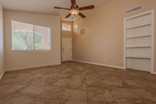 Foto del edificio - Beautiful Home In Rita Ranch