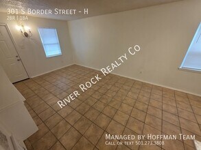 Building Photo - 301 S Border St