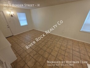 Building Photo - 301 S Border St
