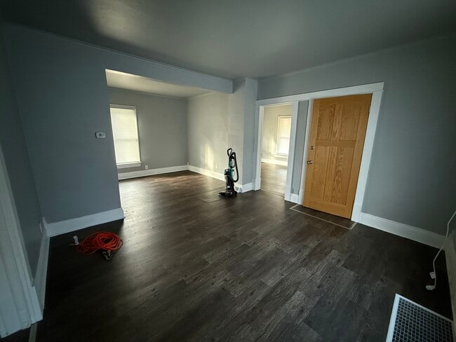 Building Photo - 1035 Durfee Ave