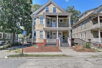 Building Photo - 168 4th St