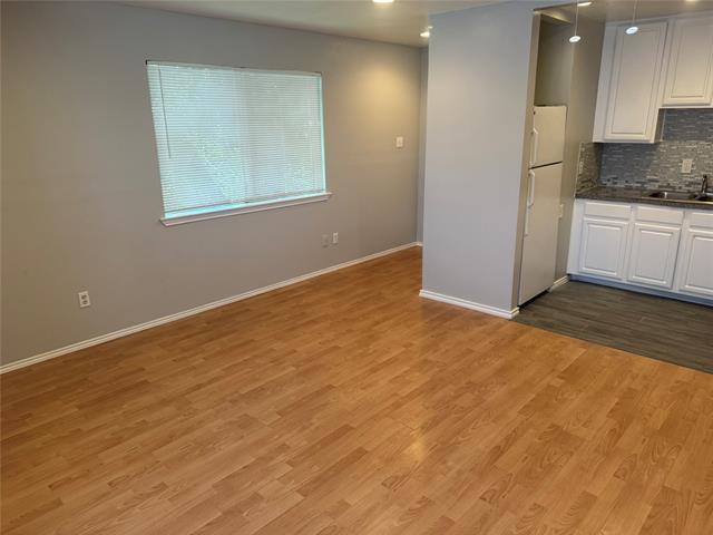 Foto del edificio - 307 E Mitchell St