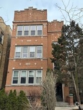 Building Photo - 6327 N Oakley Ave