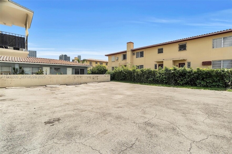 Foto del edificio - 644 SW 10th St