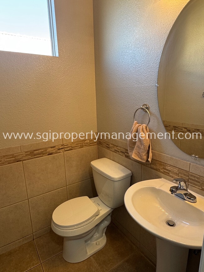 Foto del edificio - 1909 N 103rd Ln