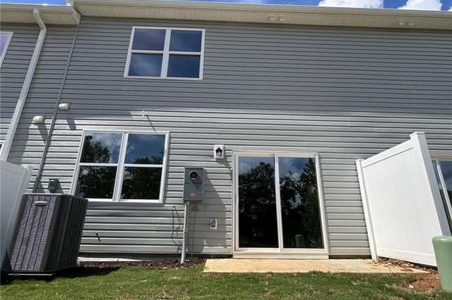 Foto del edificio - 2635 Westell Wy