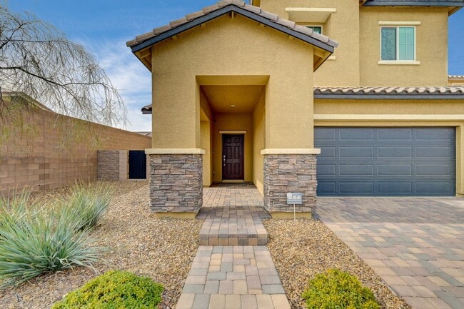 Building Photo - Beautiful 3 Bedroom, 2 Story Home with Solar Heated Salt Water Pool!