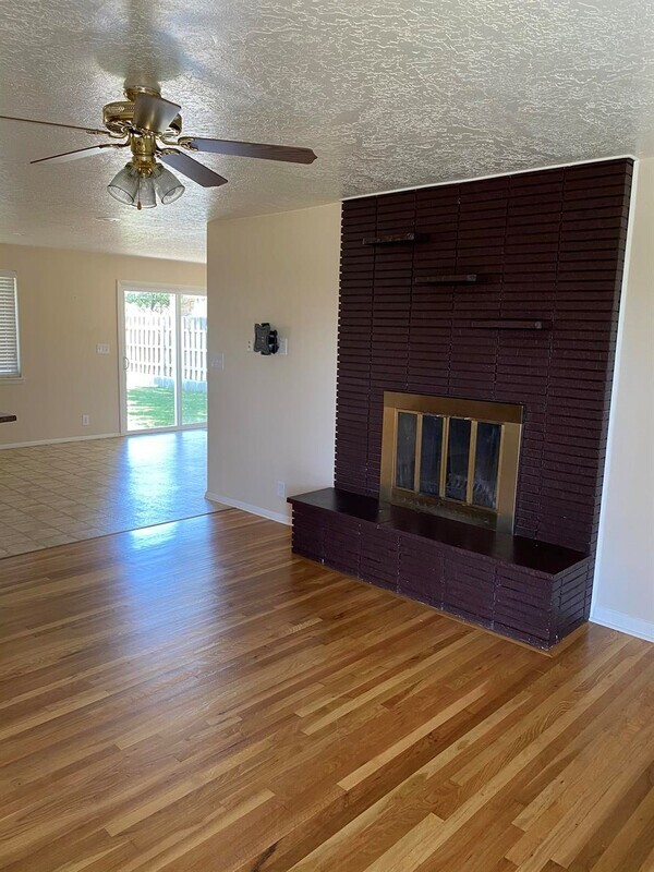 Building Photo - 524 W 700 S