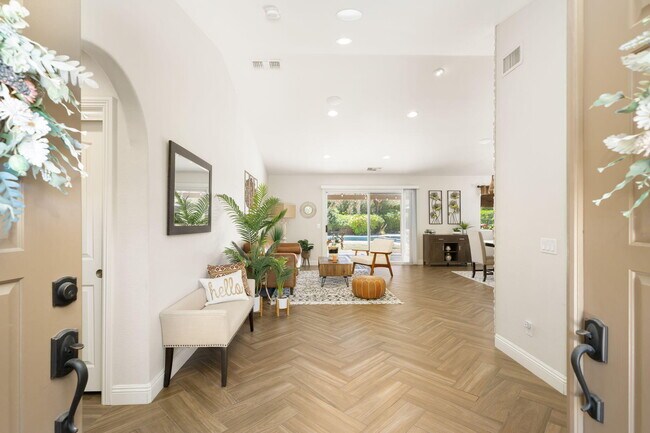 Building Photo - 76941 Coventry Cir