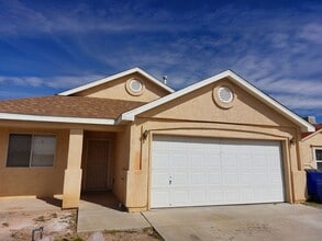 Building Photo - 5001 Cll Verde