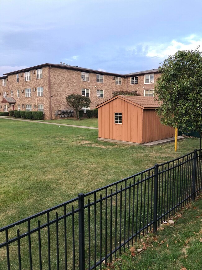 Foto del edificio - 48 Riverview Ct